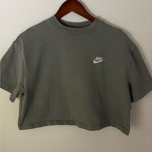 Nike Crop Top
